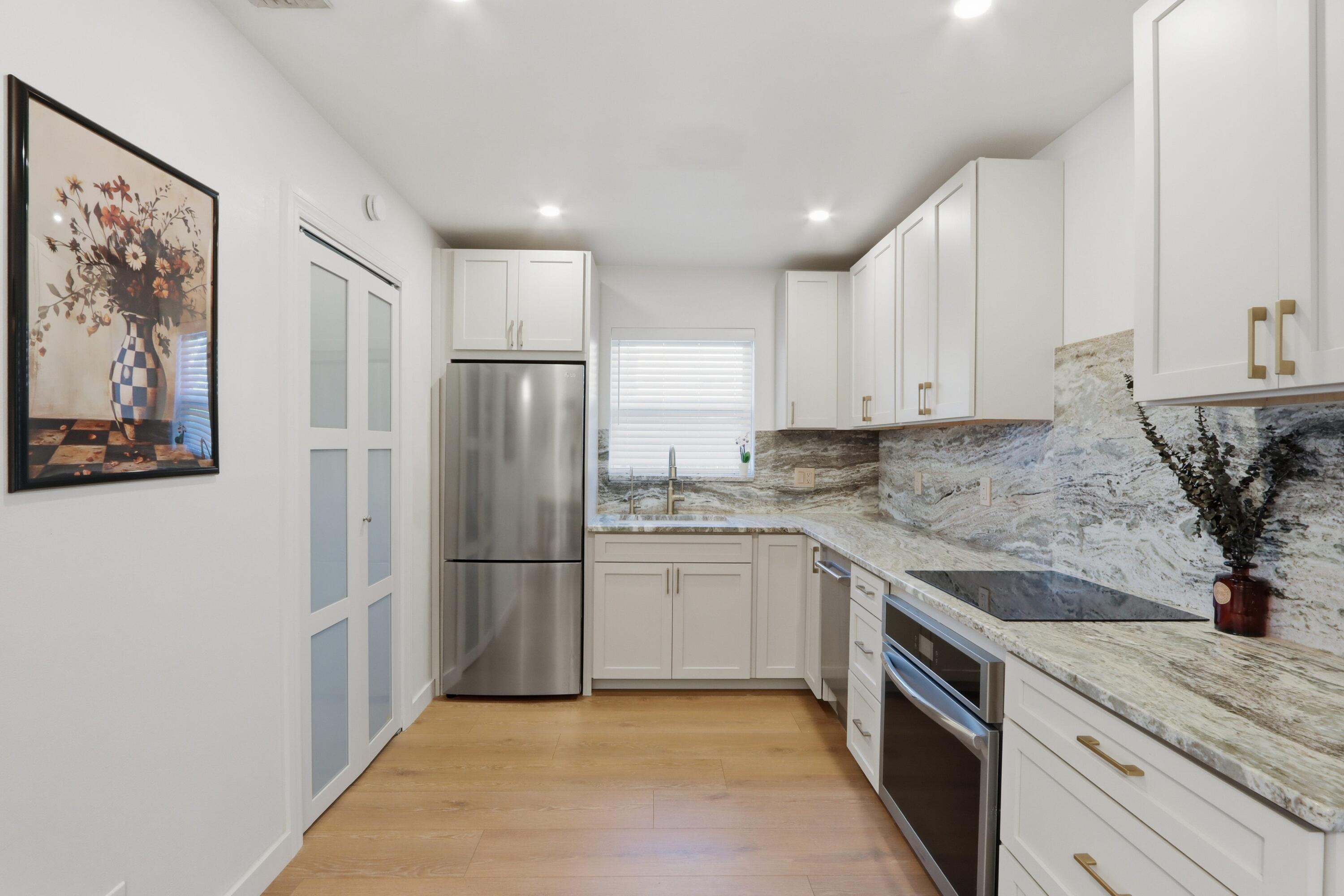 PALM BEACH GARDENS ESTATES - Residential