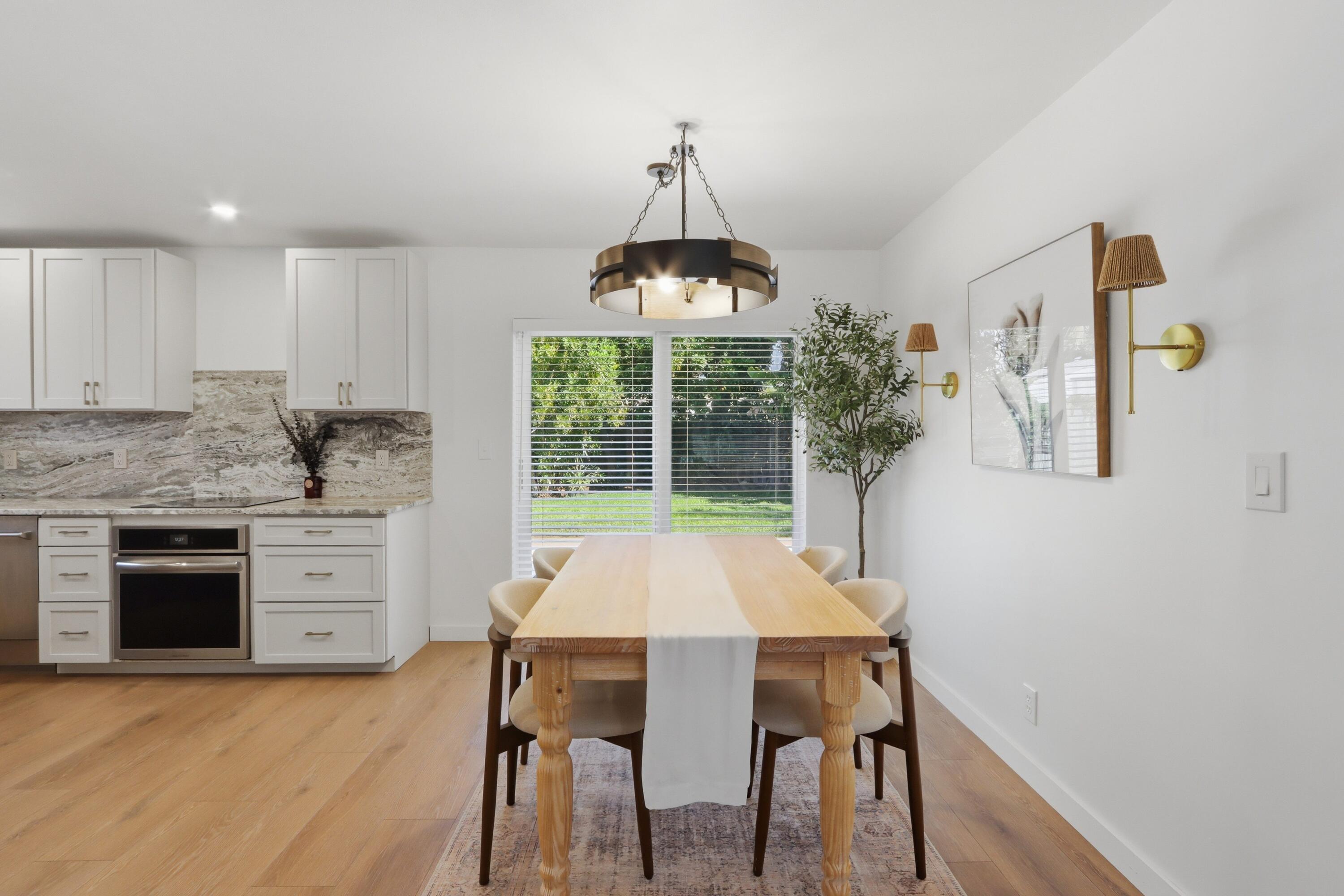 PALM BEACH GARDENS ESTATES - Residential