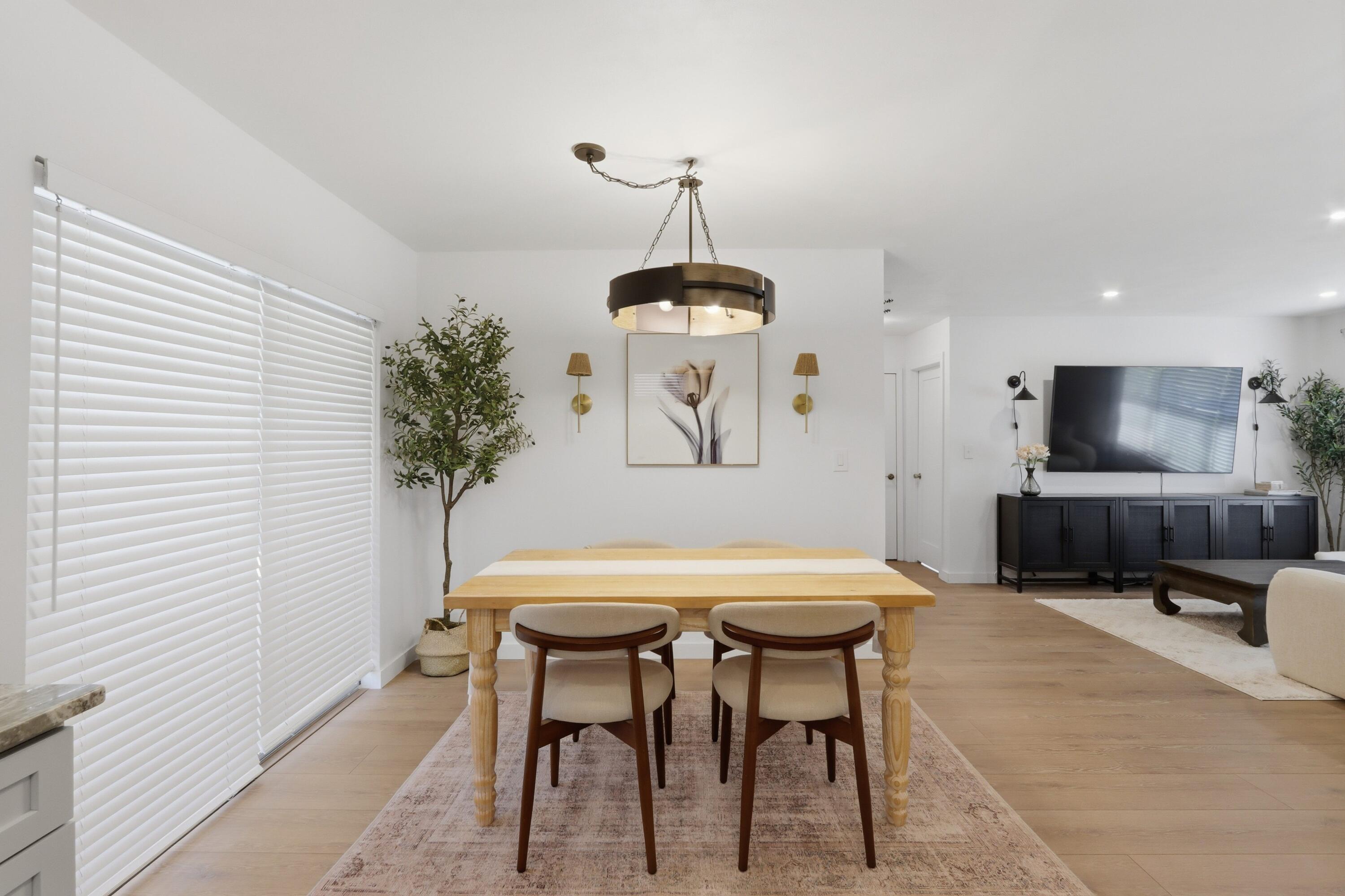 PALM BEACH GARDENS ESTATES - Residential