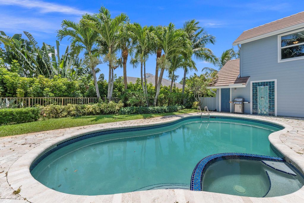 Photo of 18770 SE River Ridge Road, Jupiter, FL 33469 (MLS # R11004391)