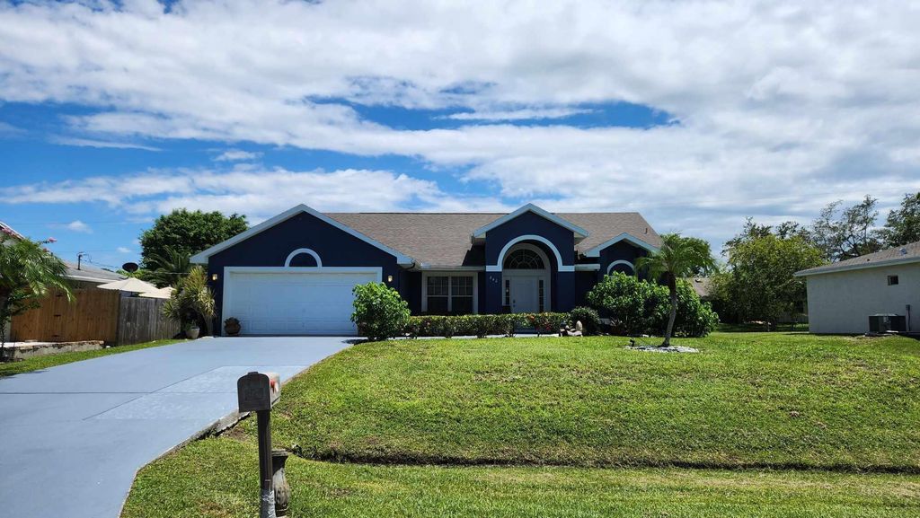 Photo of 842 SE Carnival Avenue, Port Saint Lucie, FL 34983 (MLS # R11004282)