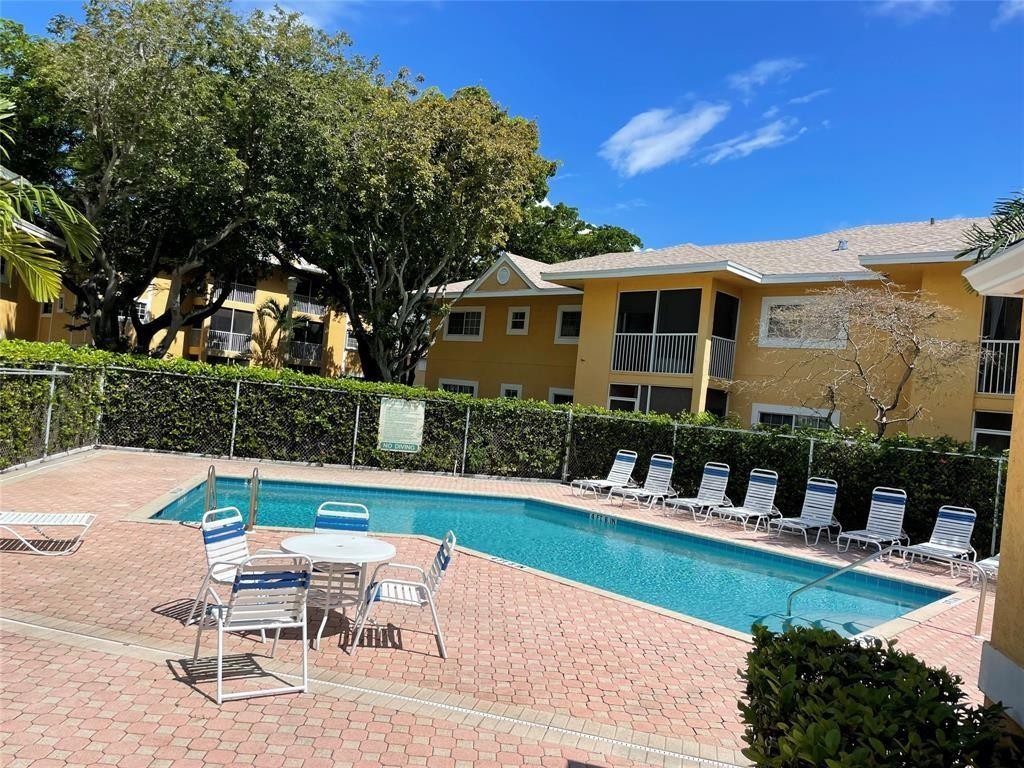 CHATEAU DE VILLE CONDO - Residential