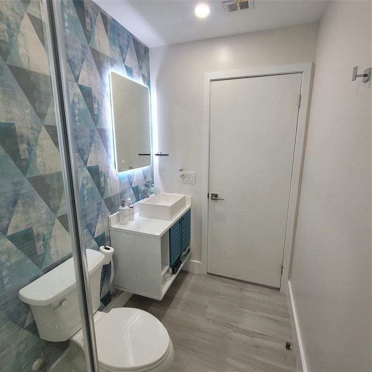 CHATEAU DE VILLE CONDO - Residential