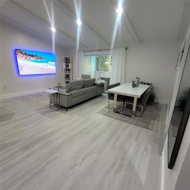 CHATEAU DE VILLE CONDO - Residential