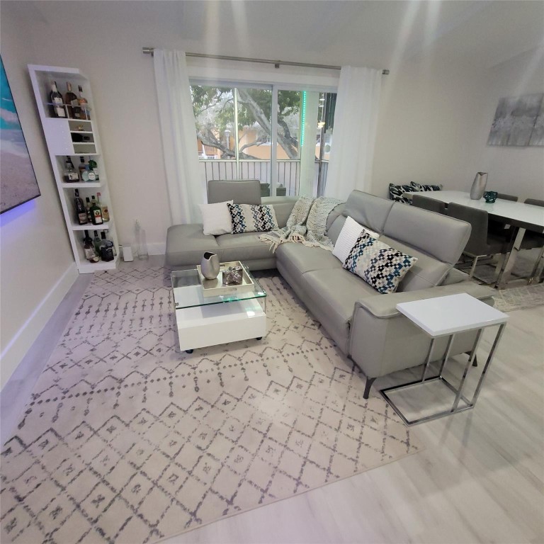 CHATEAU DE VILLE CONDO - Residential
