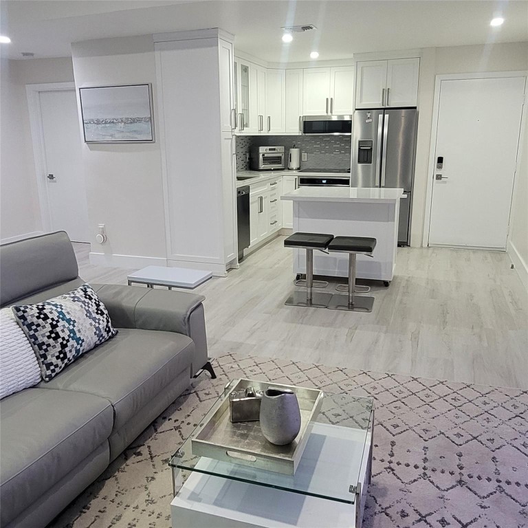 CHATEAU DE VILLE CONDO - Residential
