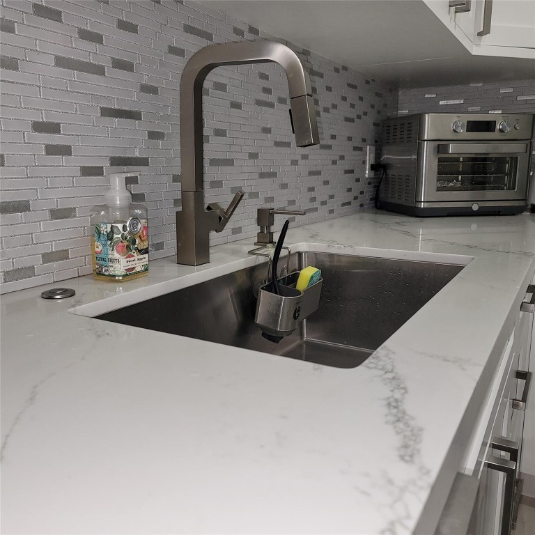 CHATEAU DE VILLE CONDO - Residential