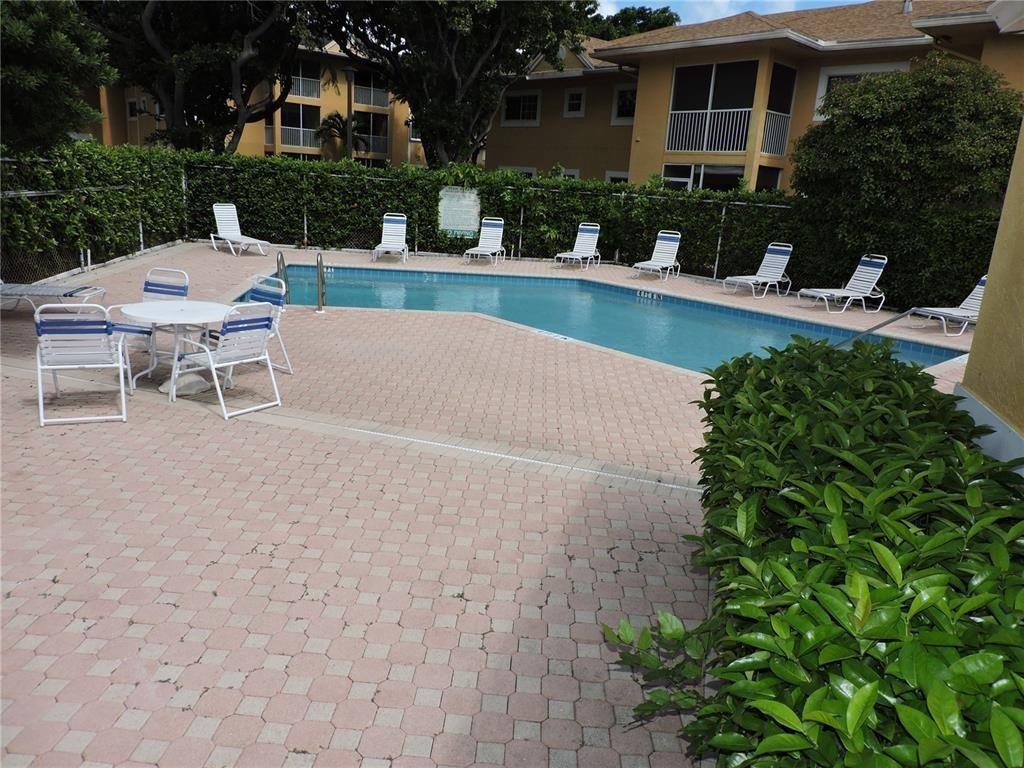 CHATEAU DE VILLE CONDO - Residential