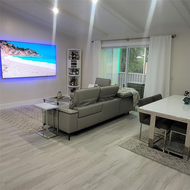 CHATEAU DE VILLE CONDO - Residential
