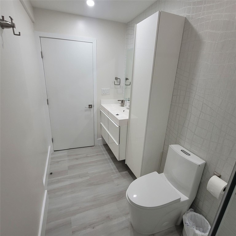 CHATEAU DE VILLE CONDO - Residential