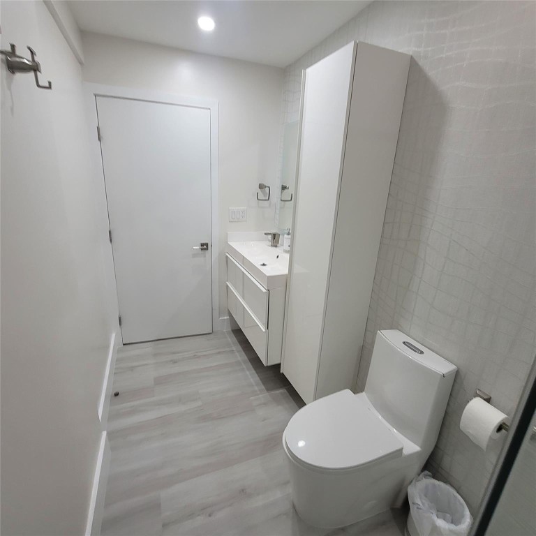 CHATEAU DE VILLE CONDO - Residential