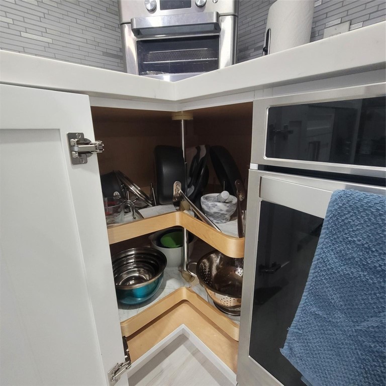 CHATEAU DE VILLE CONDO - Residential