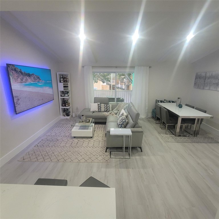 CHATEAU DE VILLE CONDO - Residential