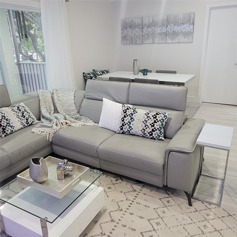 CHATEAU DE VILLE CONDO - Residential