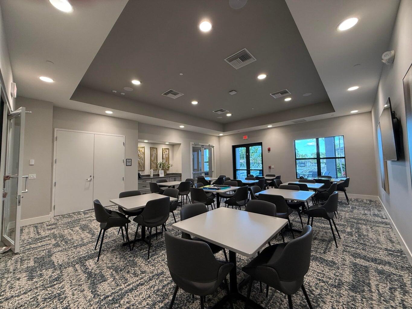 PALM GREENS AT VILLA DEL RAY CONDO II - Residential Lease