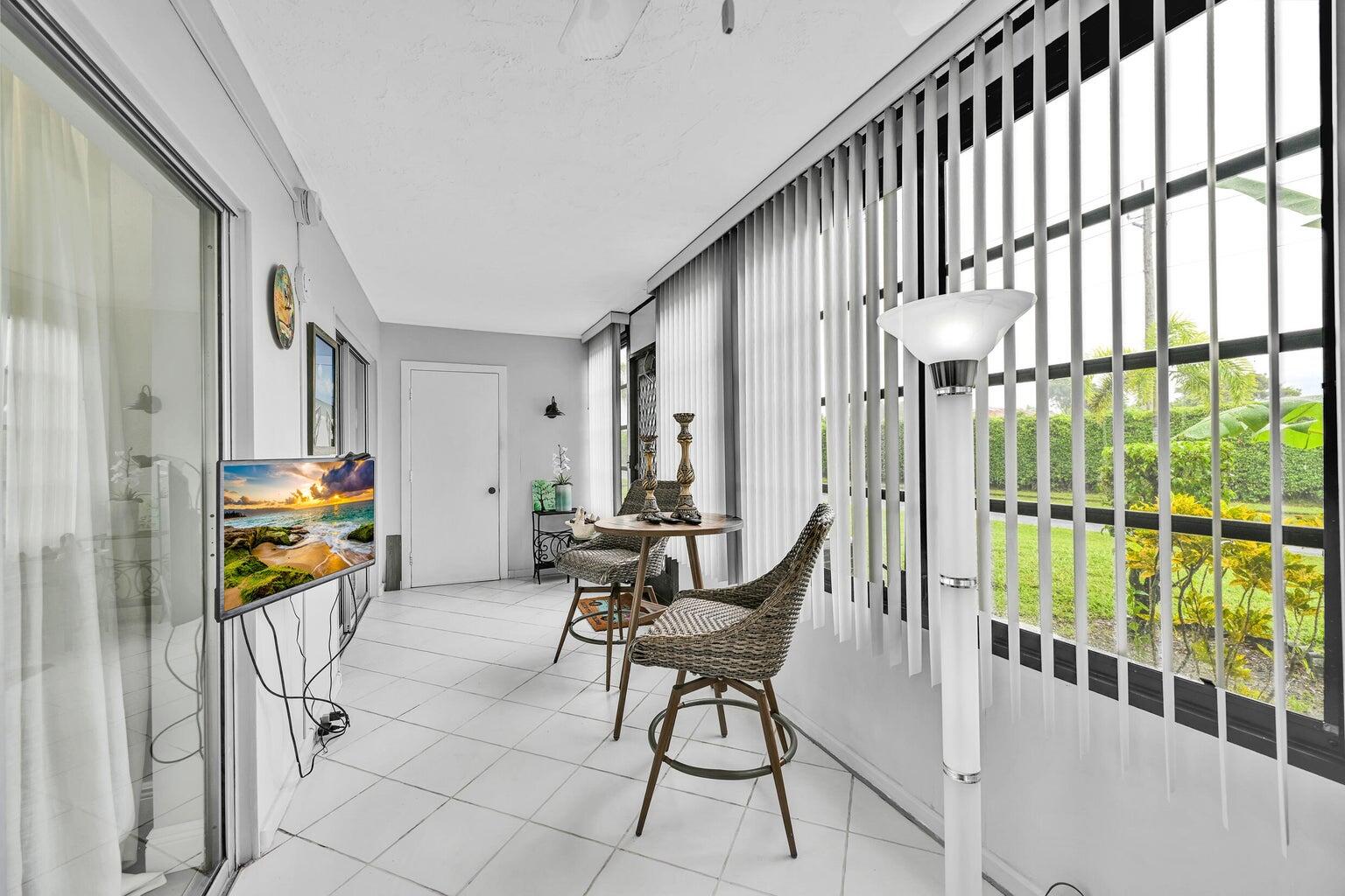 PALM GREENS AT VILLA DEL RAY CONDO II - Residential Lease