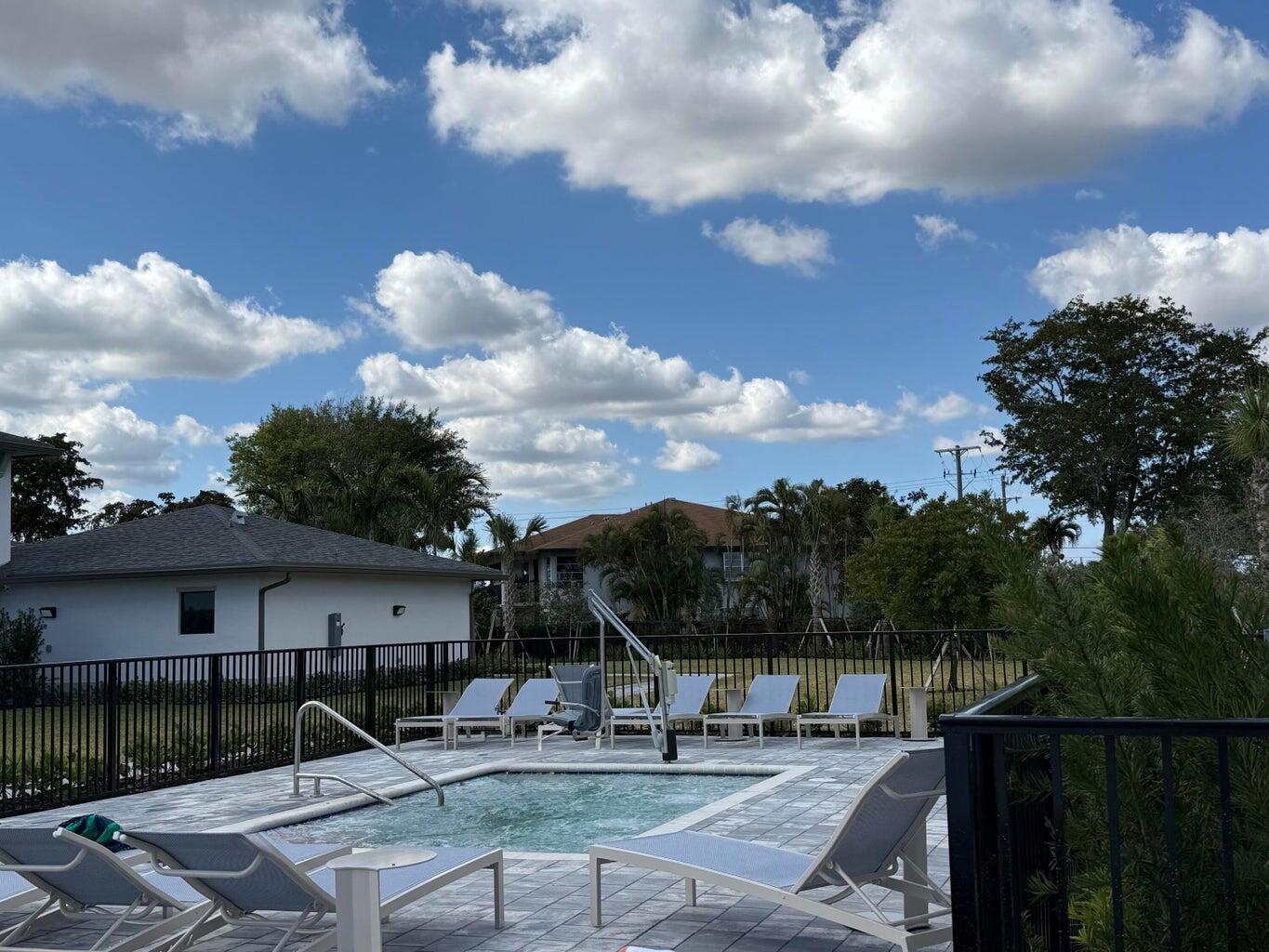 PALM GREENS AT VILLA DEL RAY CONDO II - Residential Lease