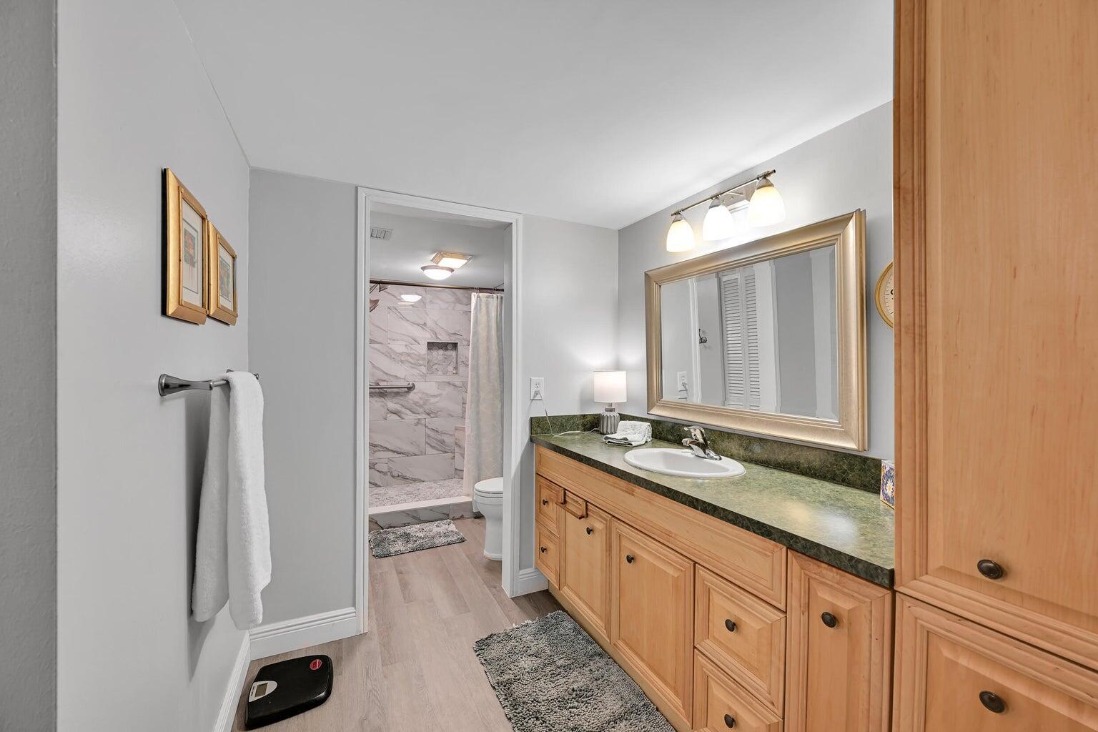 PALM GREENS AT VILLA DEL RAY CONDO II - Residential Lease