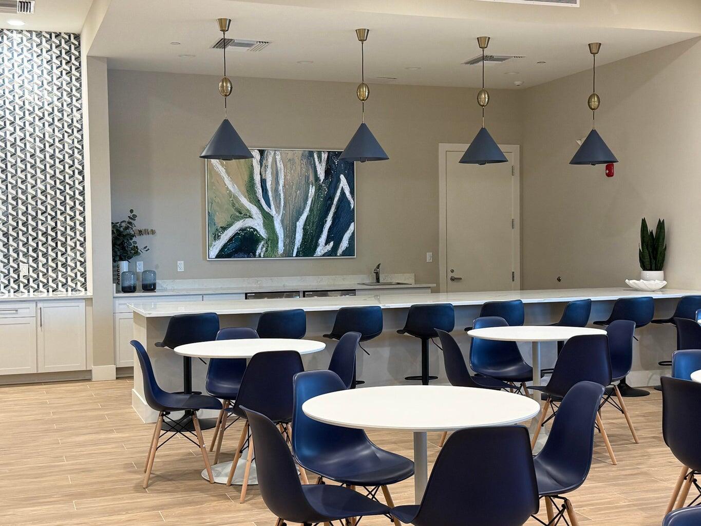 PALM GREENS AT VILLA DEL RAY CONDO II - Residential Lease