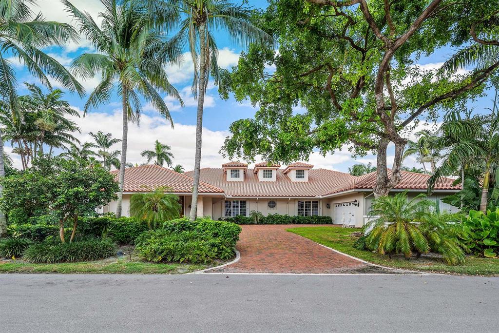 ROYAL PALM YACHT & COUNTRY CLUB - Residential