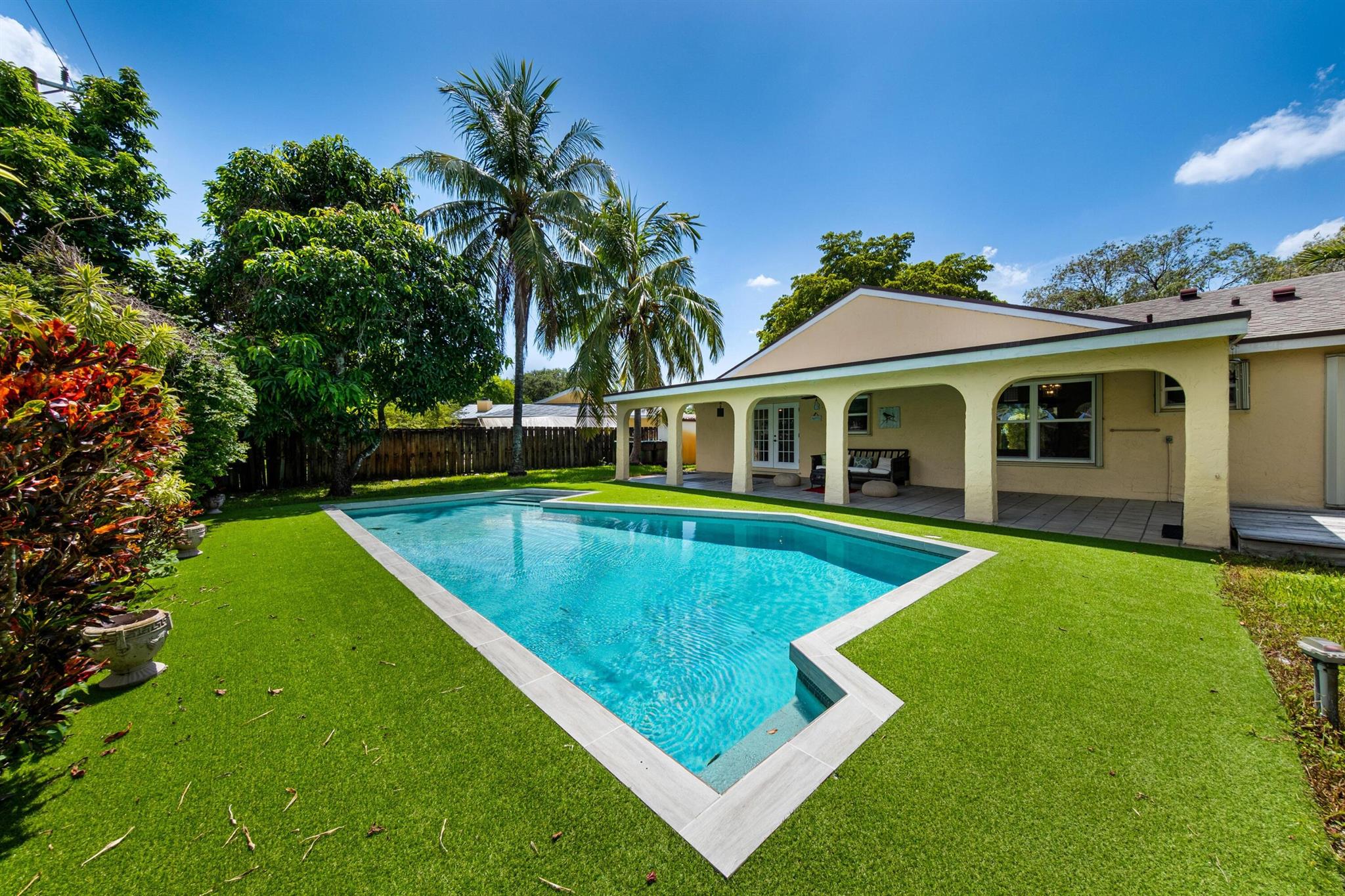 FLAMINGO GARDENS-TAMARIND - Residential Lease
