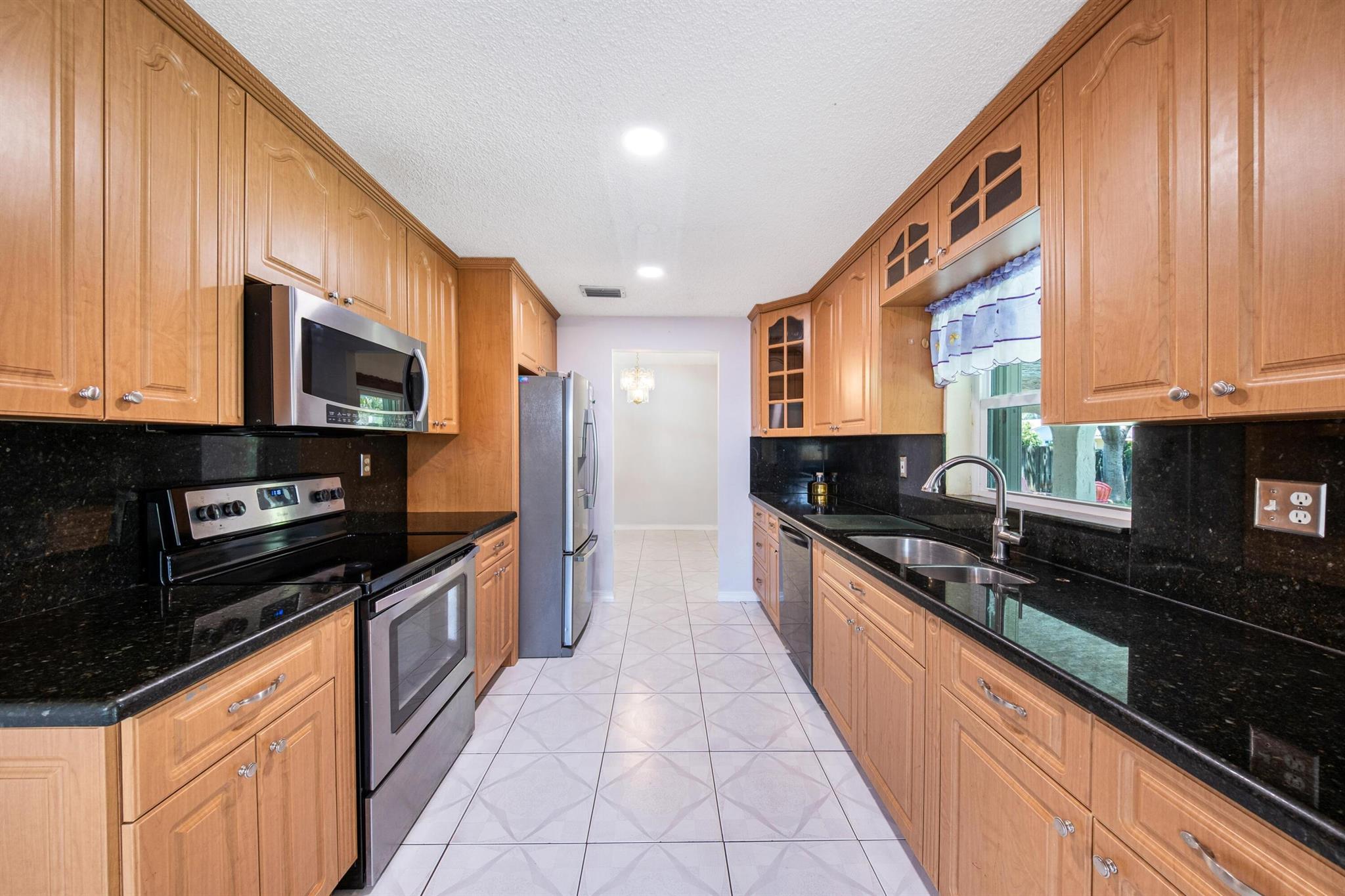 FLAMINGO GARDENS-TAMARIND - Residential Lease