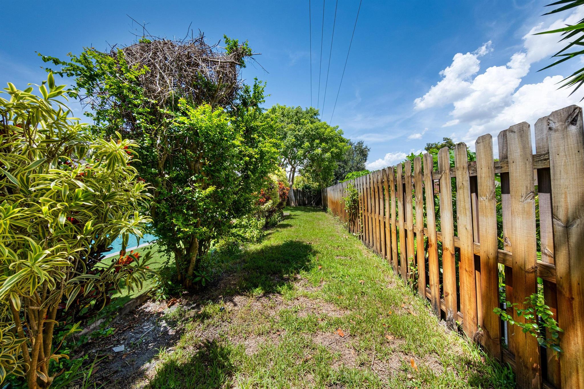 FLAMINGO GARDENS-TAMARIND - Residential Lease