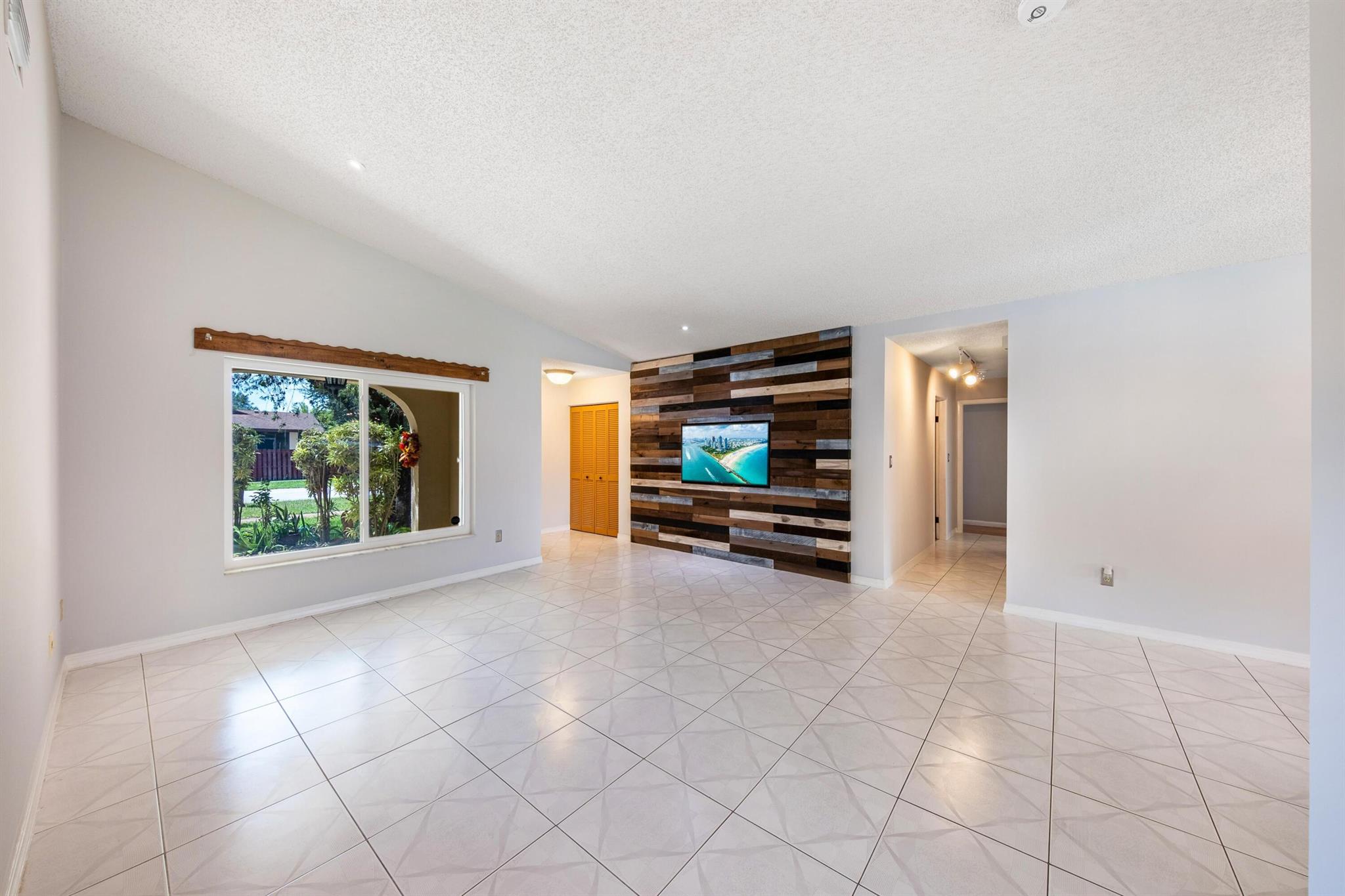 FLAMINGO GARDENS-TAMARIND - Residential Lease