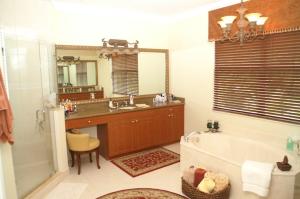 COBBLESTONE CREEK - COUNTRYSIDE MEADOWS - Residential