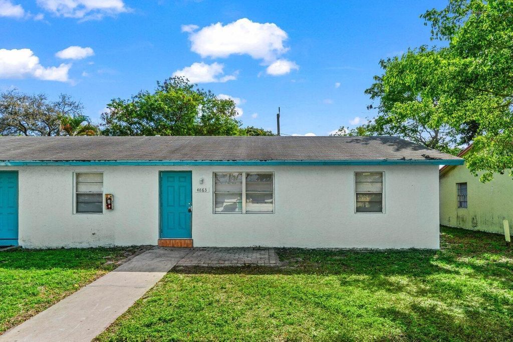 Photo of 4863 Gulfstream Road, Lake Worth, FL 33460 (MLS # R11063451)