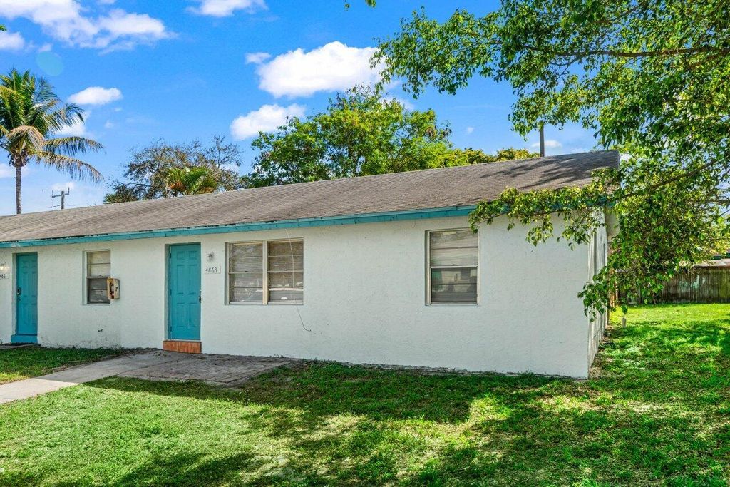 Photo of 4863 Gulfstream Road, Lake Worth, FL 33460 (MLS # R11063451)