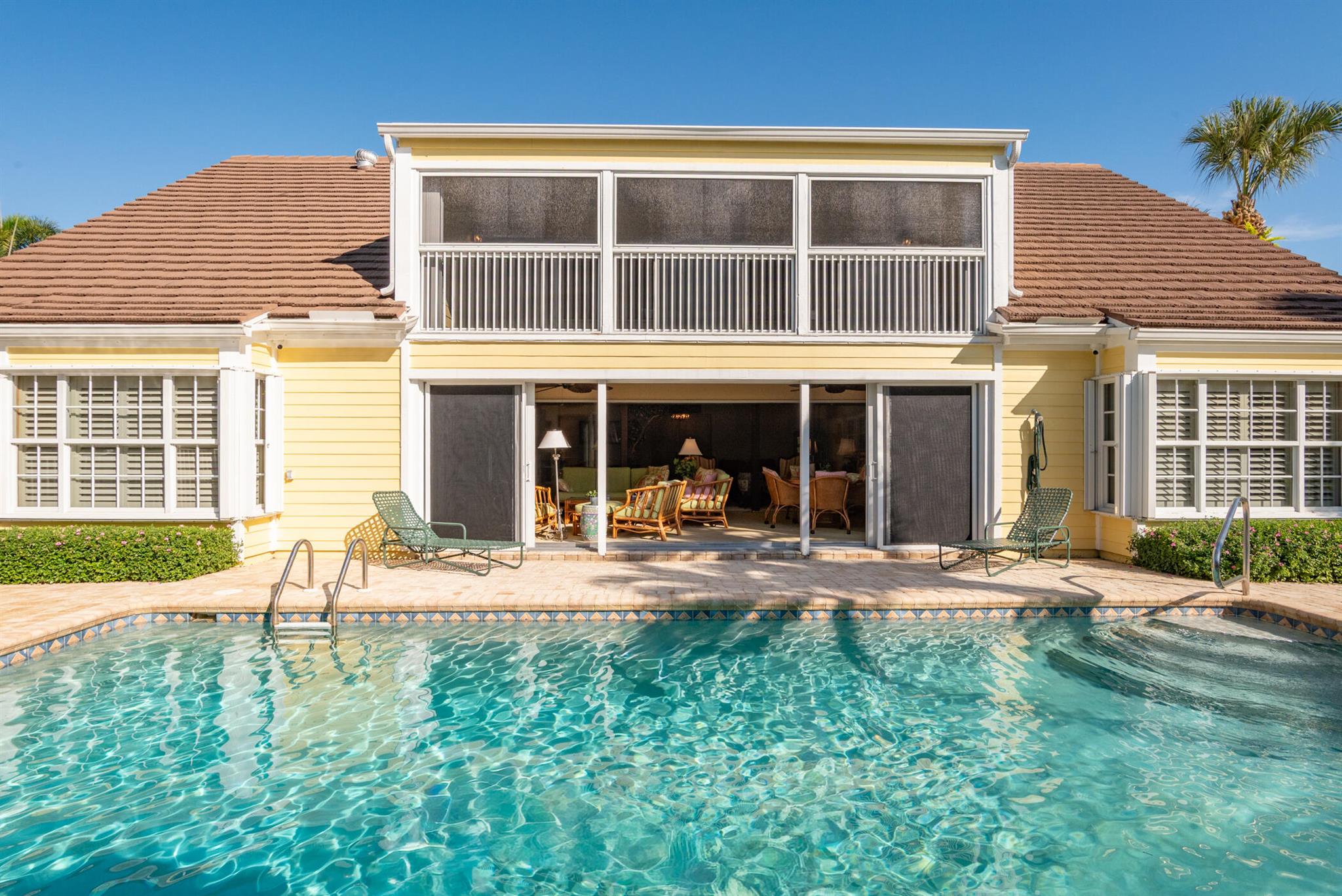 YACHT & COUNTRY CLUB OF S - Residential