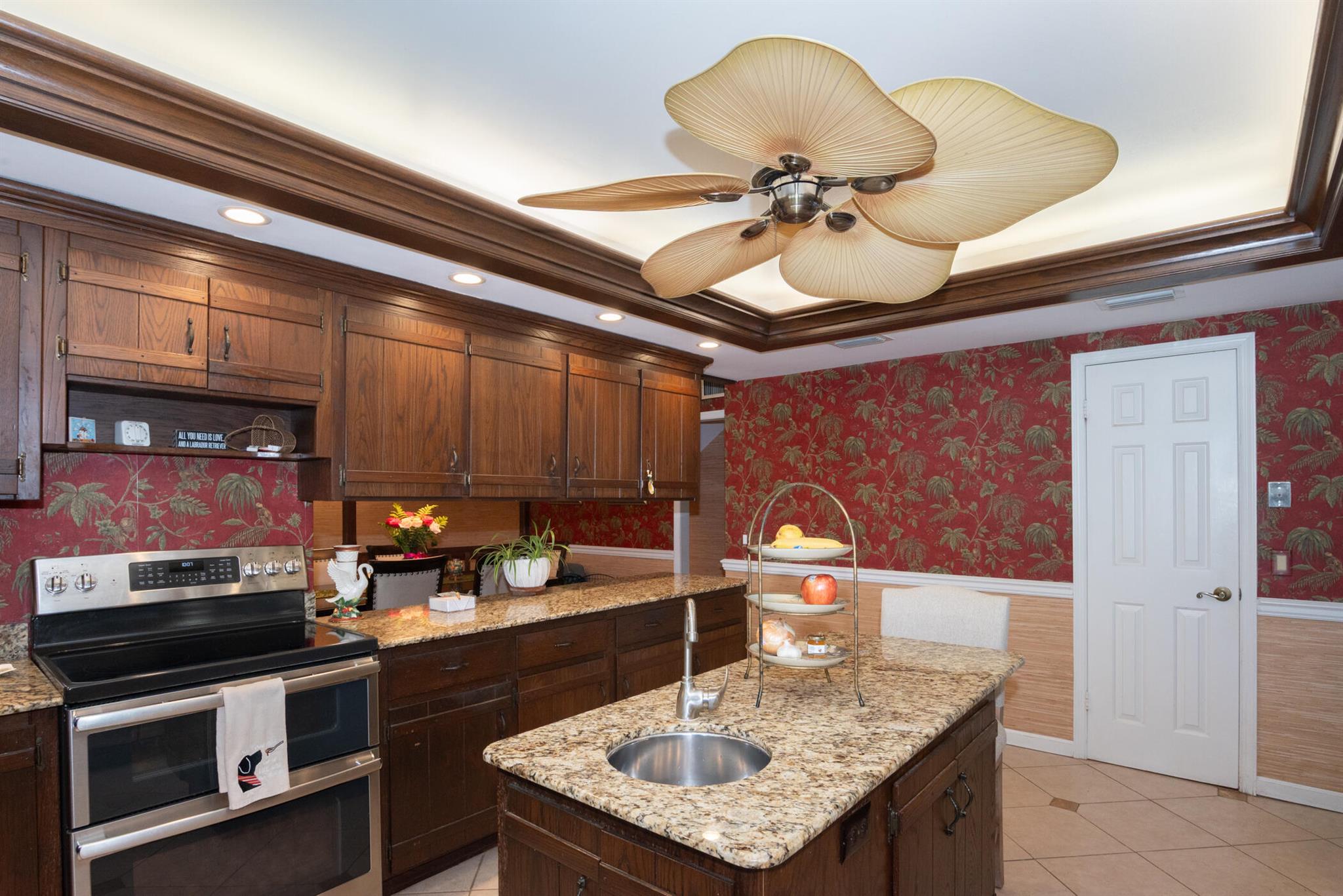 YACHT & COUNTRY CLUB OF S - Residential