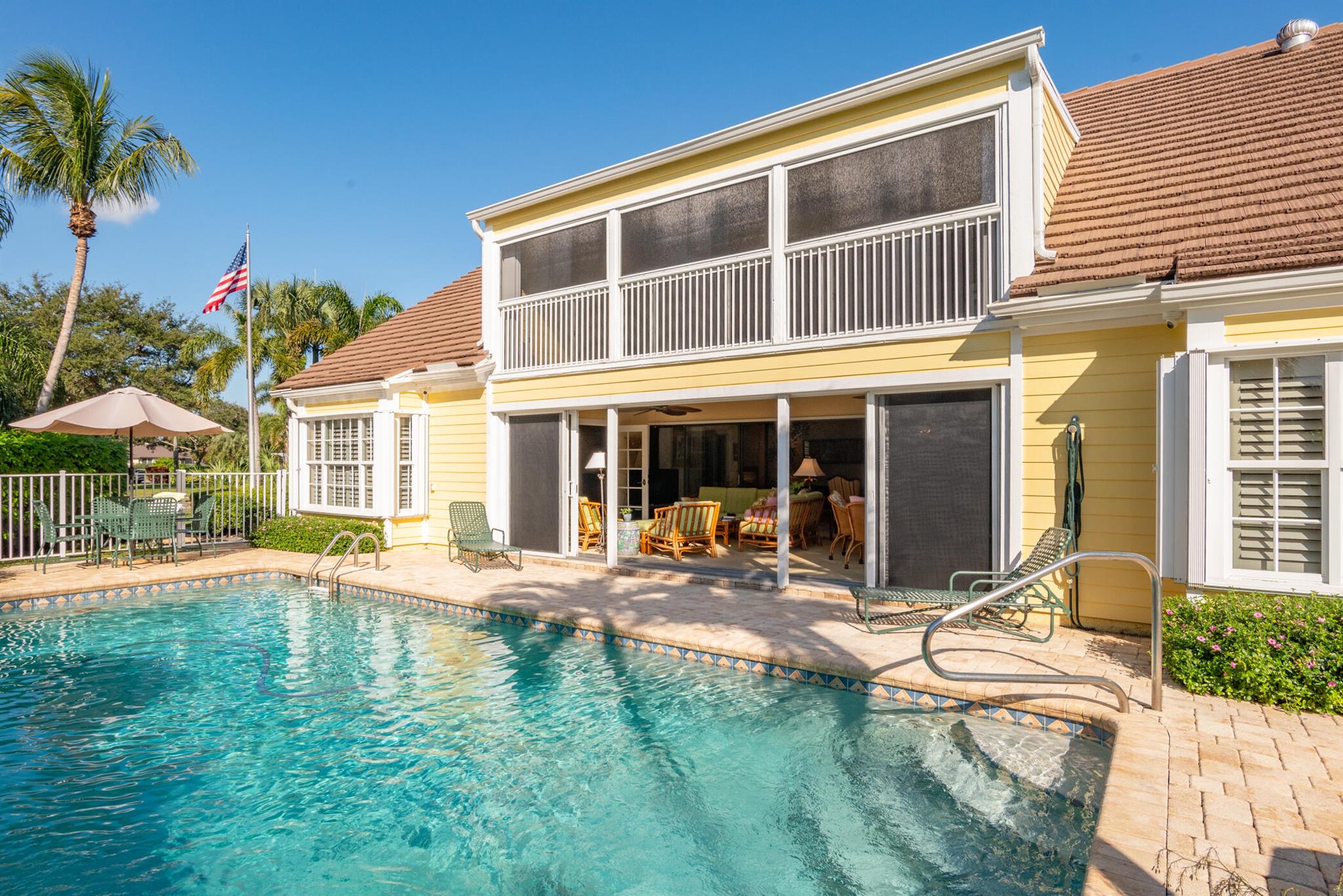 YACHT & COUNTRY CLUB OF S - Residential