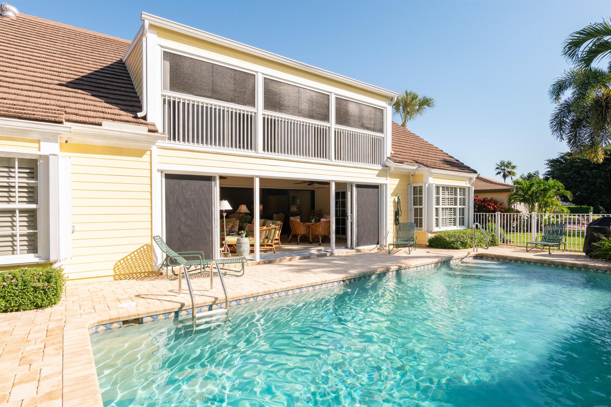 YACHT & COUNTRY CLUB OF S - Residential