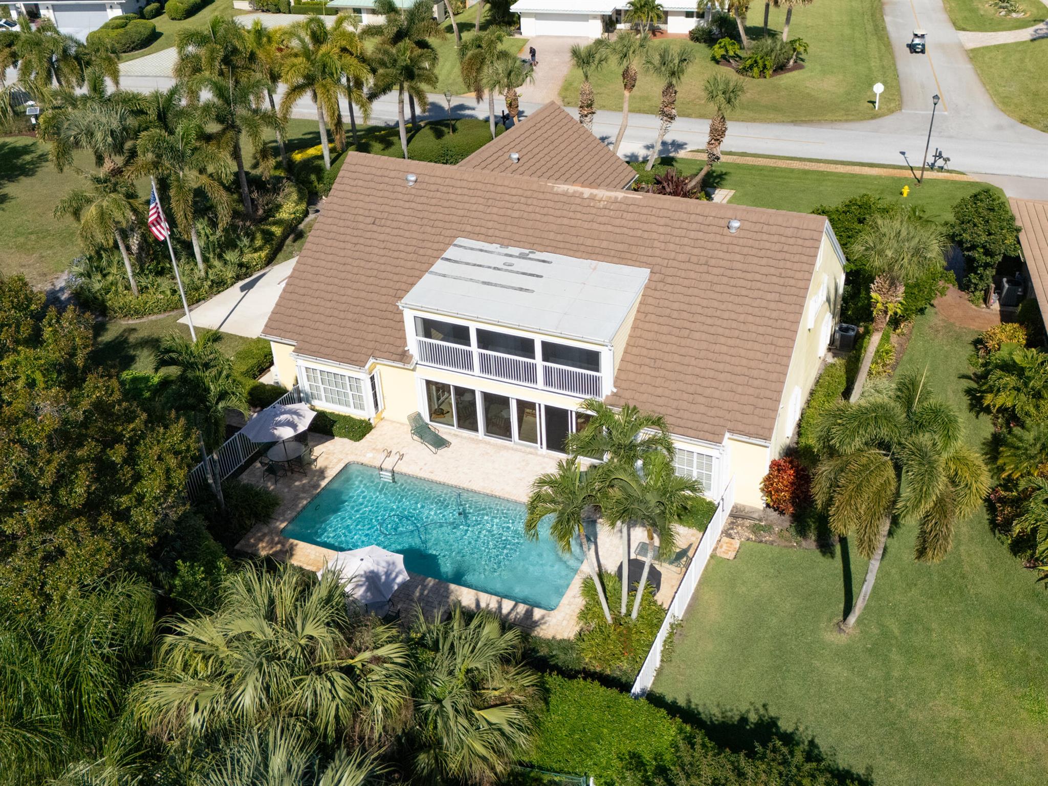 YACHT & COUNTRY CLUB OF S - Residential