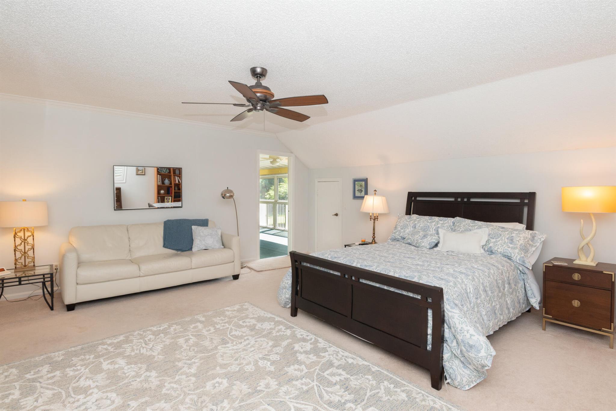 YACHT & COUNTRY CLUB OF S - Residential