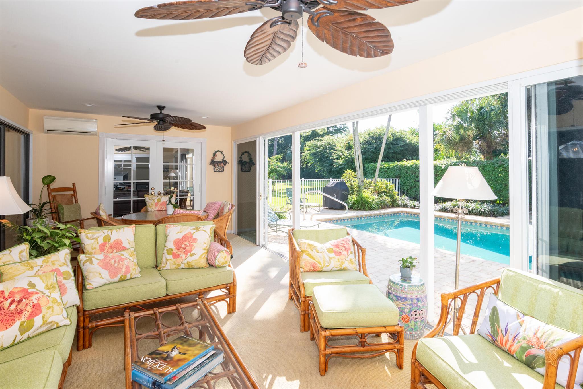 YACHT & COUNTRY CLUB OF S - Residential