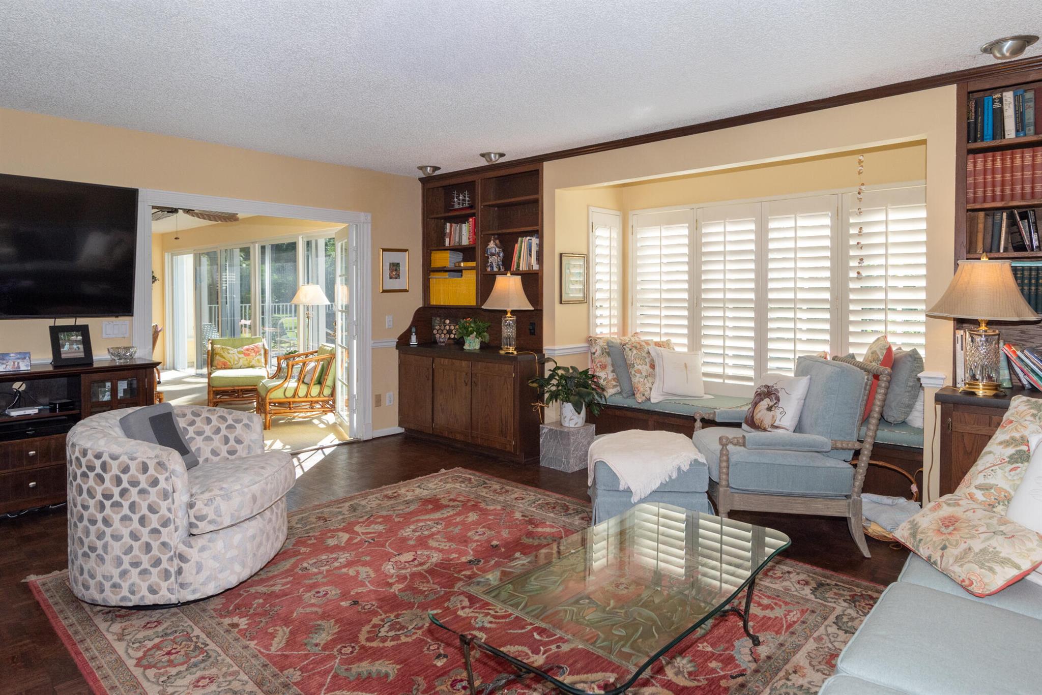 YACHT & COUNTRY CLUB OF S - Residential