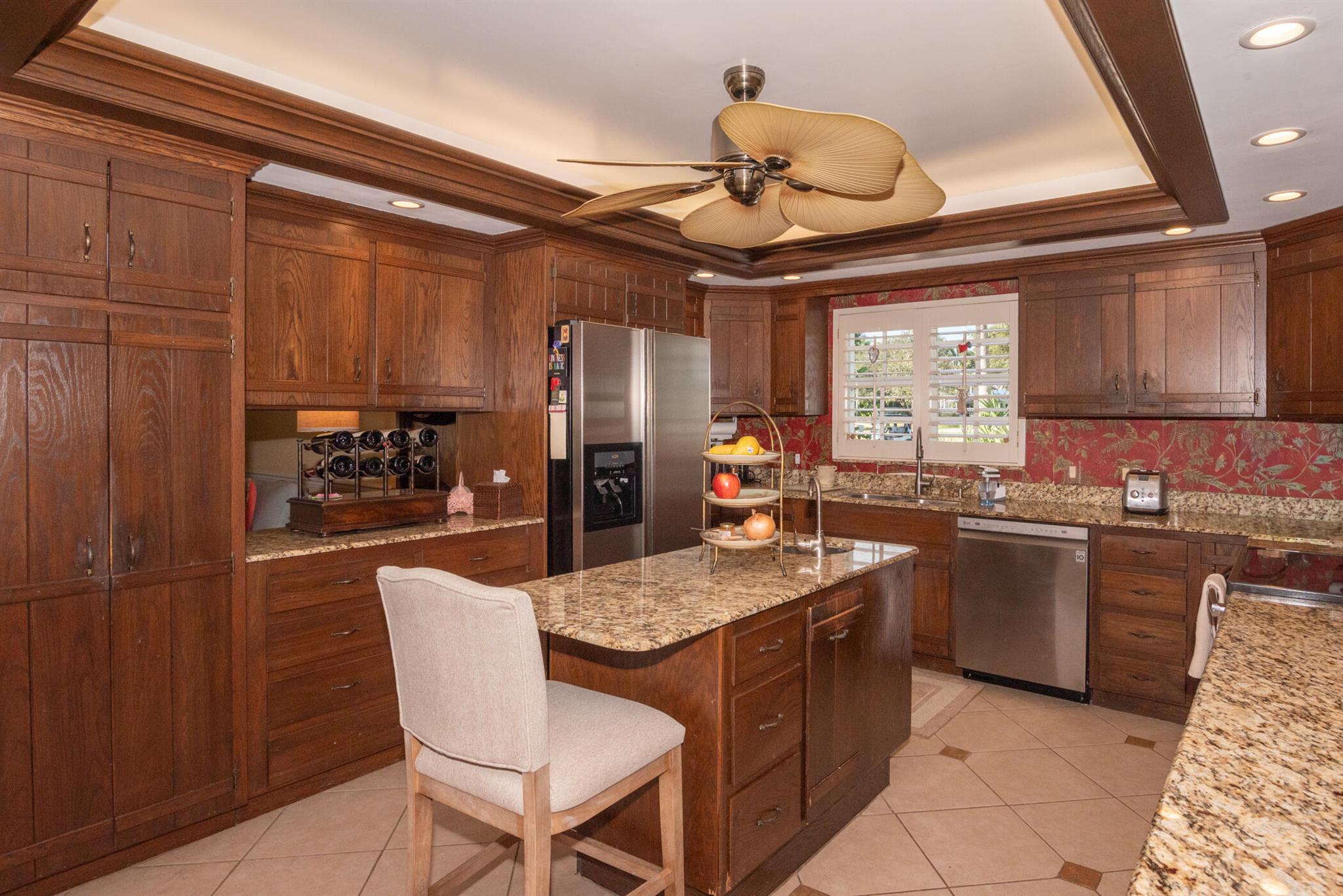 YACHT & COUNTRY CLUB OF S - Residential