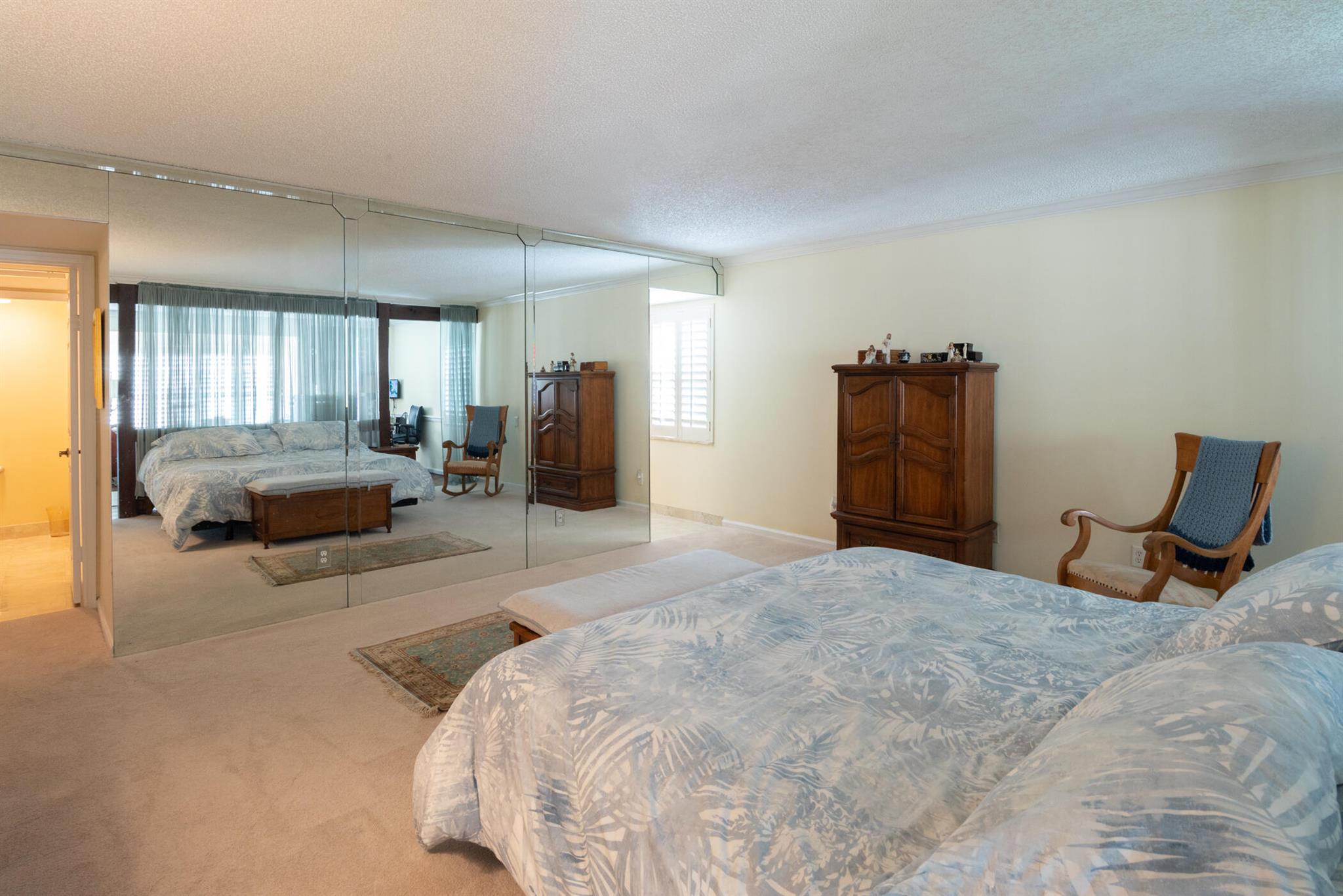 YACHT & COUNTRY CLUB OF S - Residential