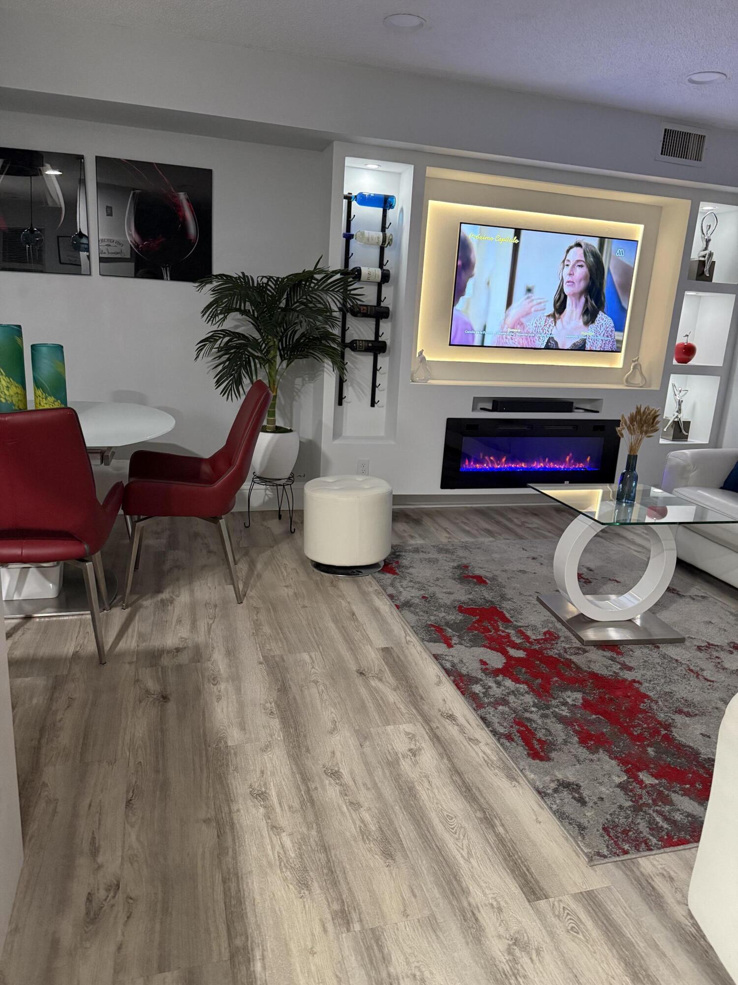 INTERNATIONAL CLUB CONDO - Residential Lease