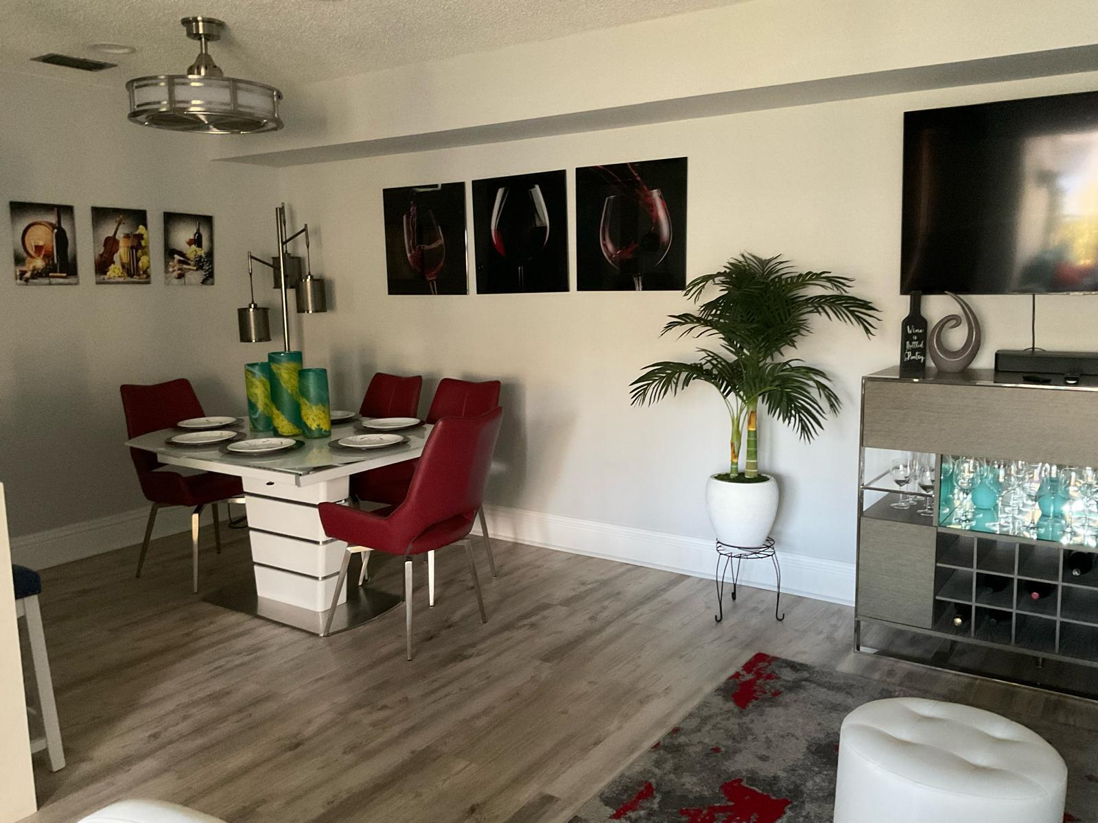 INTERNATIONAL CLUB CONDO - Residential Lease