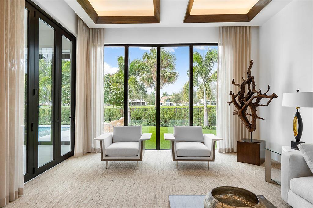 ROYAL PALM YACHT & COUNTRY CLUB - Residential