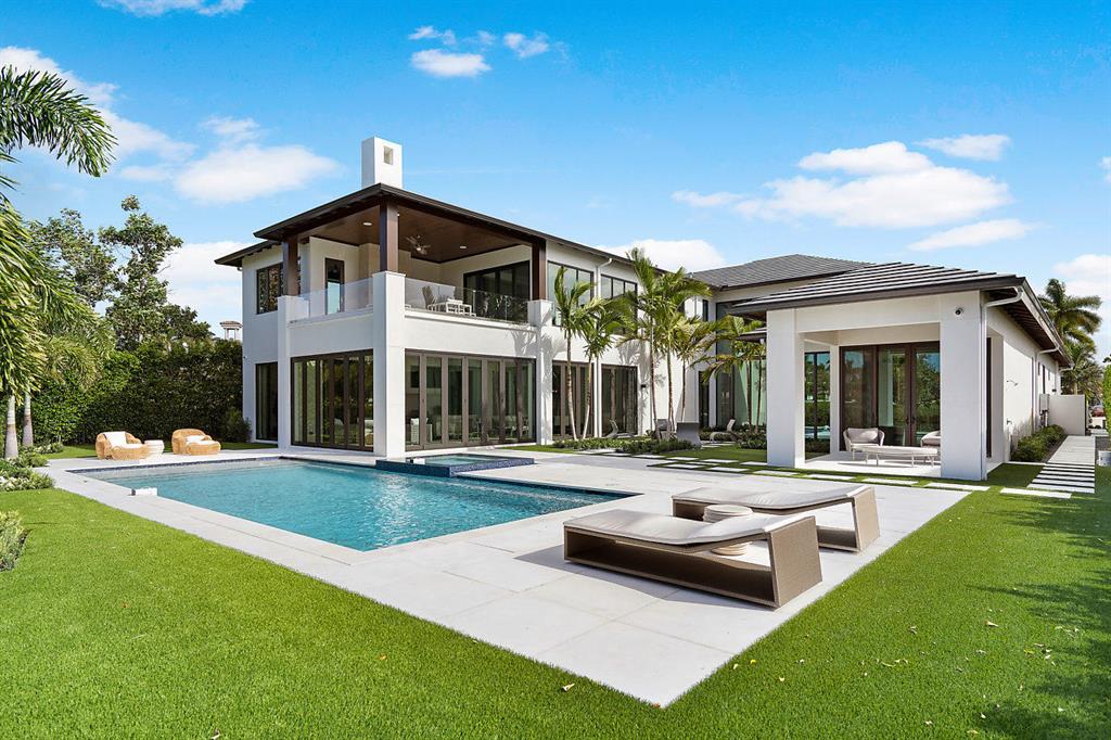 ROYAL PALM YACHT & COUNTRY CLUB - Residential