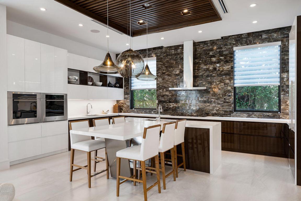 ROYAL PALM YACHT & COUNTRY CLUB - Residential