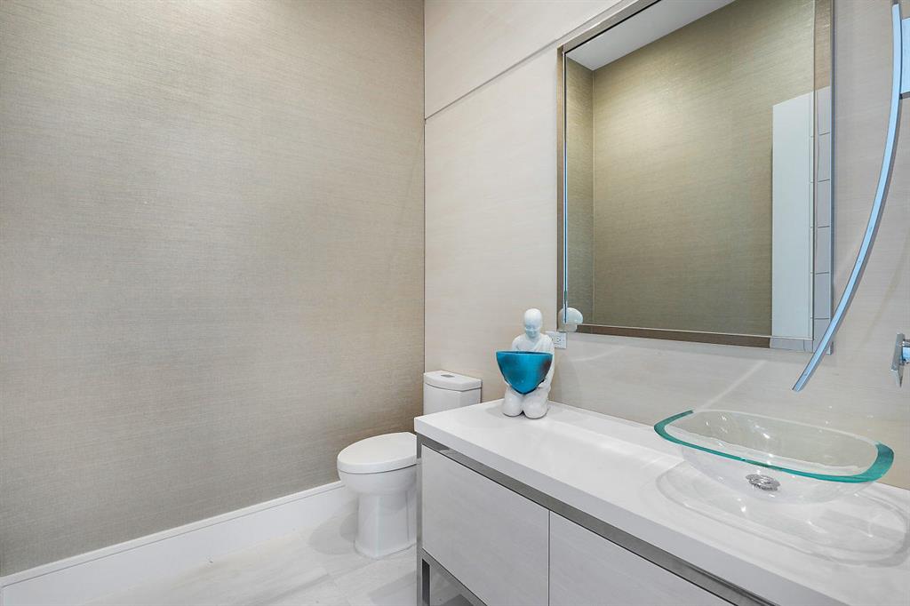 ROYAL PALM YACHT & COUNTRY CLUB - Residential