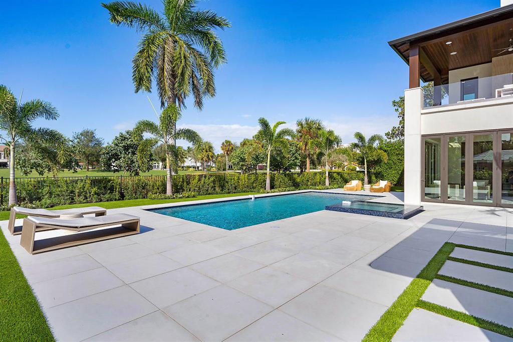 ROYAL PALM YACHT & COUNTRY CLUB - Residential