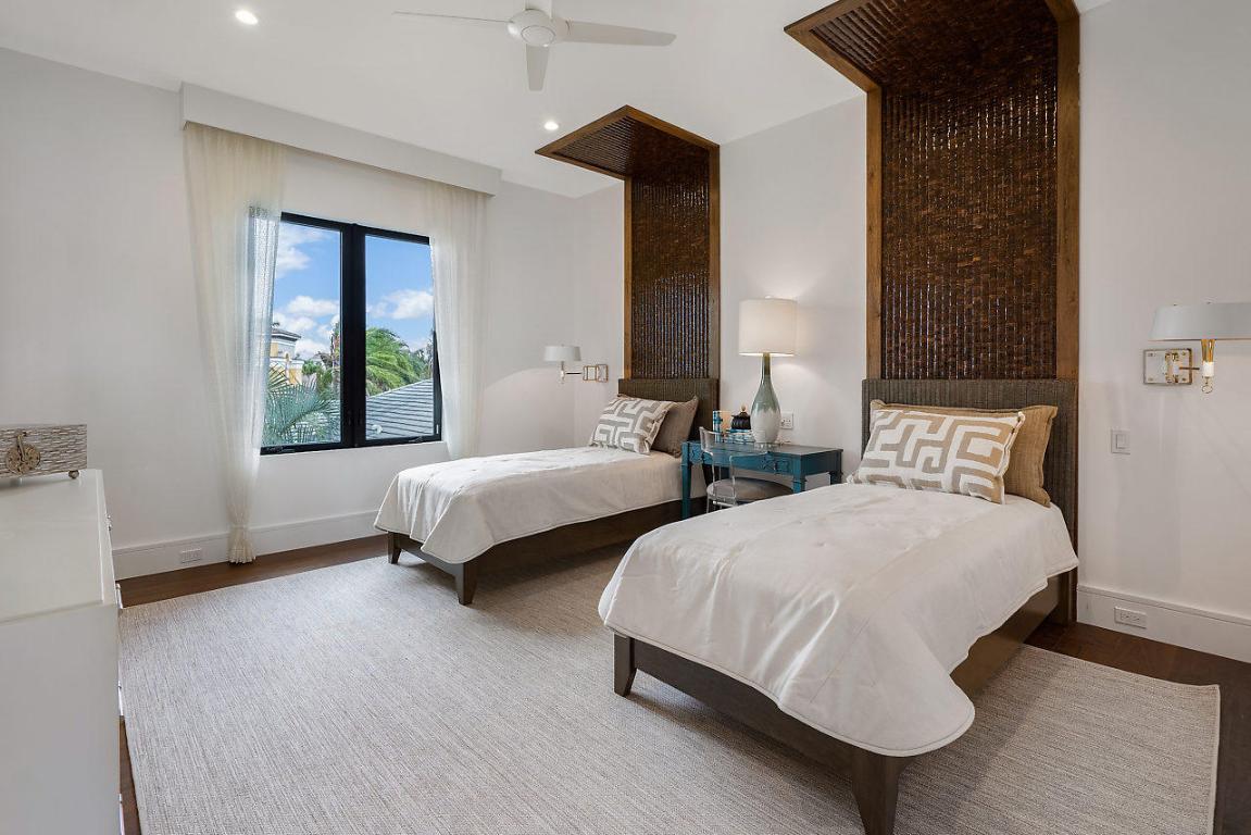 ROYAL PALM YACHT & COUNTRY CLUB - Residential