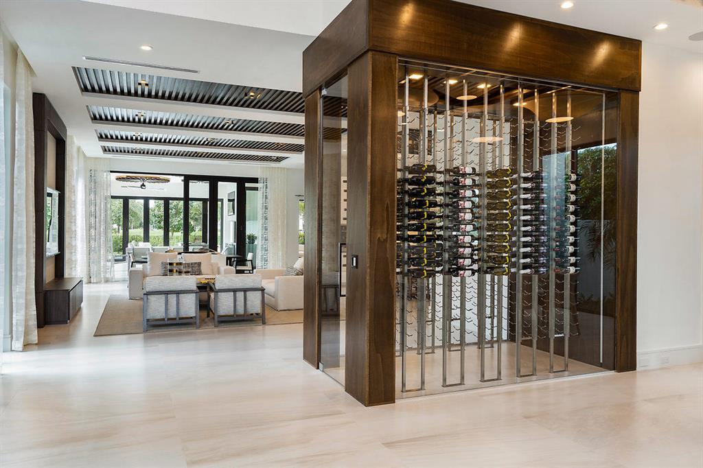 ROYAL PALM YACHT & COUNTRY CLUB - Residential